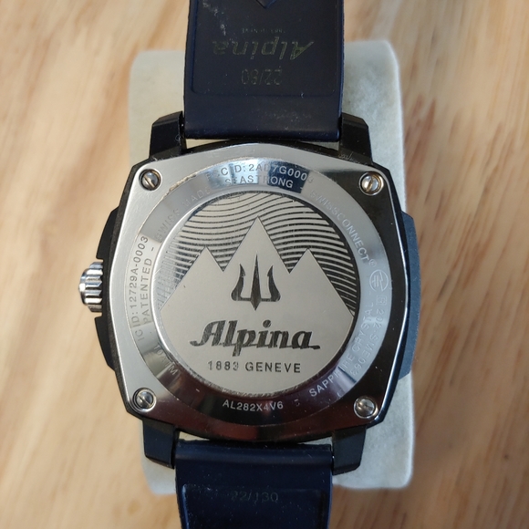 Alpina Seastrong horological smart watch - Picture 7 of 9